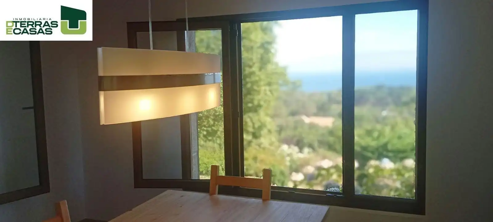 Menjador de Casa o xalet en venda en Cangas  amb Calefacció i Terrassa