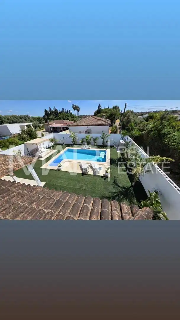 Exterior view of Houses for sale in Chiclana de la Frontera