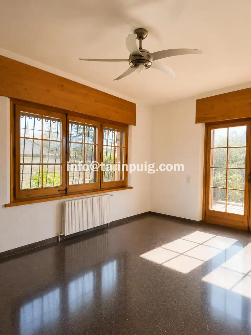 Sala de estar de Casa o chalet en venta en Begues con Aire acondicionado, Calefacción y Jardín privado