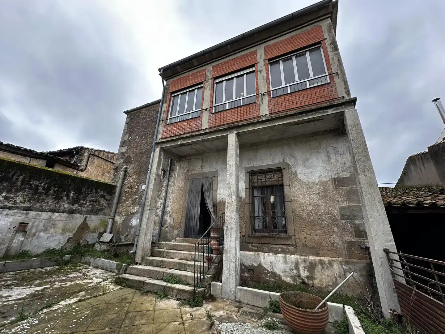 Vista exterior de Casa o chalet en venta en Hinojosa de Duero, Salamanca