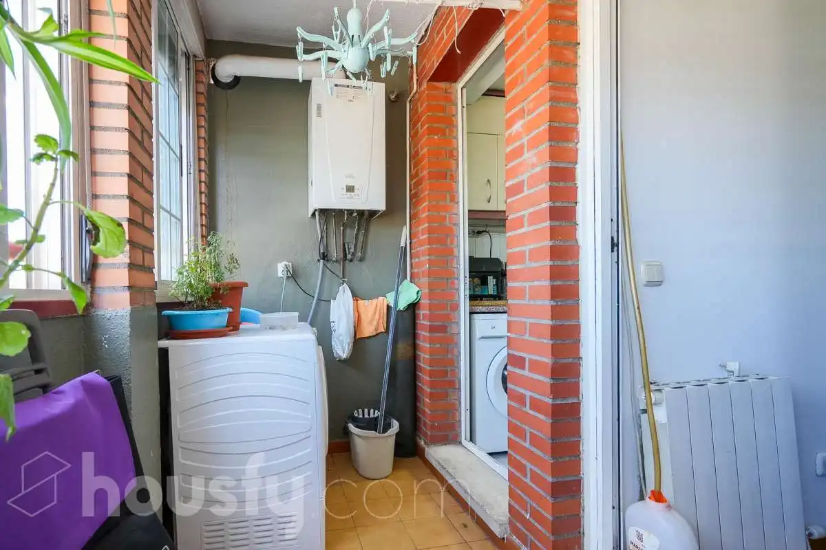 Flat for sale in Madrid  with Air Conditioner, Heating and Terrace
