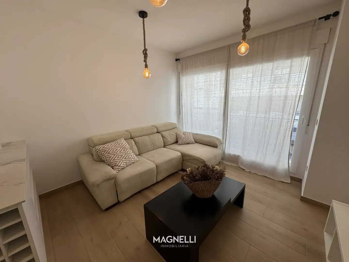 Flat for sale in Calle Manuel Maestre, Plaza Castelar - Mercado Central