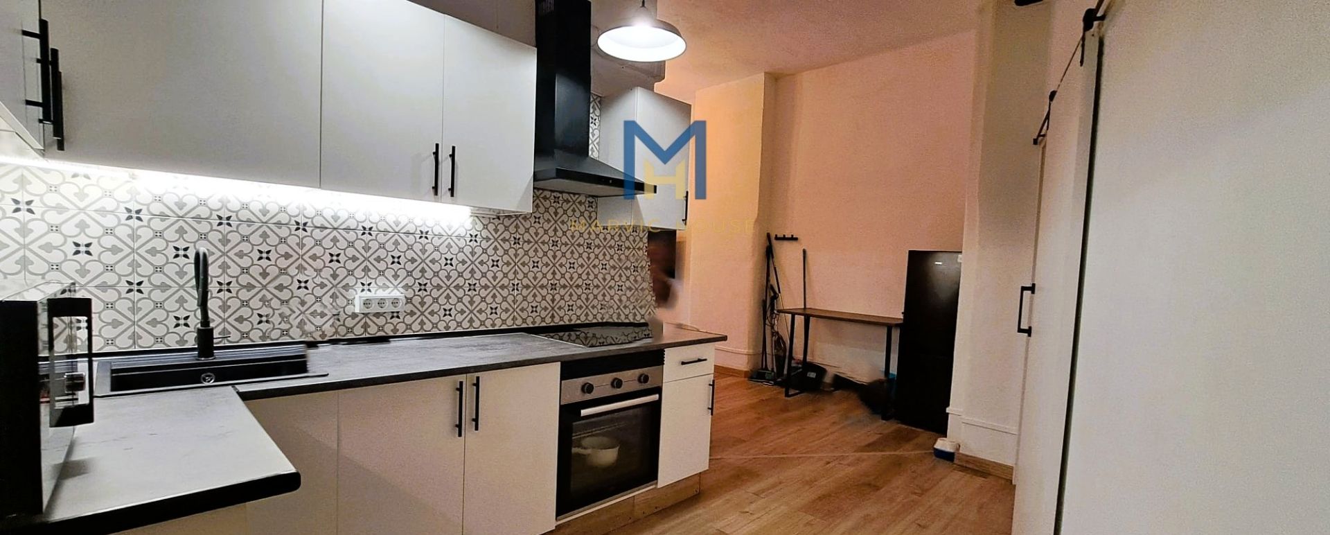 Kitchen of Loft for sale in Badalona  with Parquet flooring, Storage room and Oven