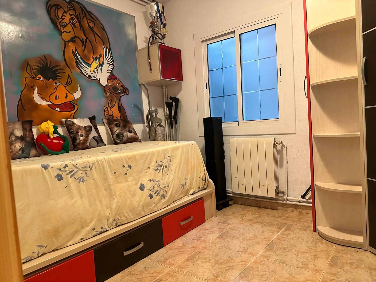 Bedroom of Flat for sale in Badalona  with TV and Balcony