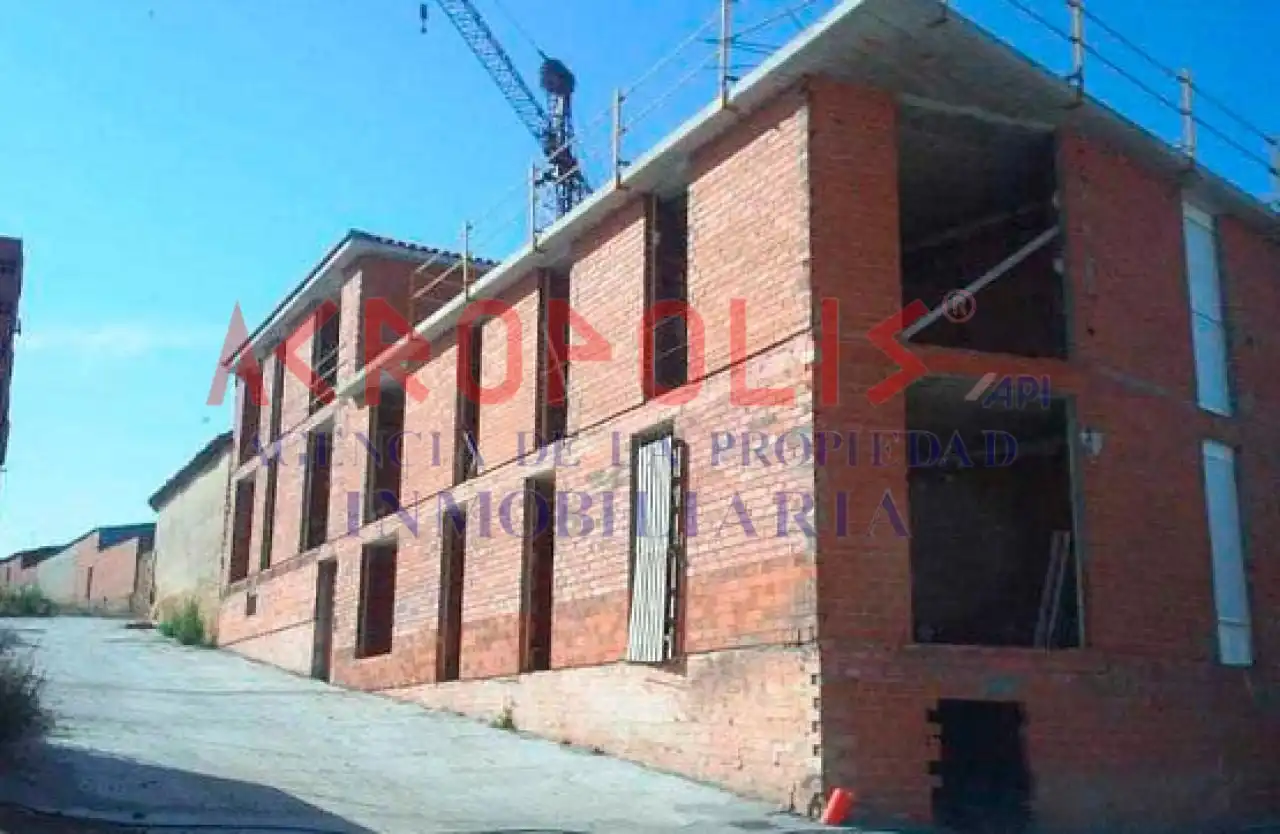Vista exterior de Local en venda en Peleas de Abajo