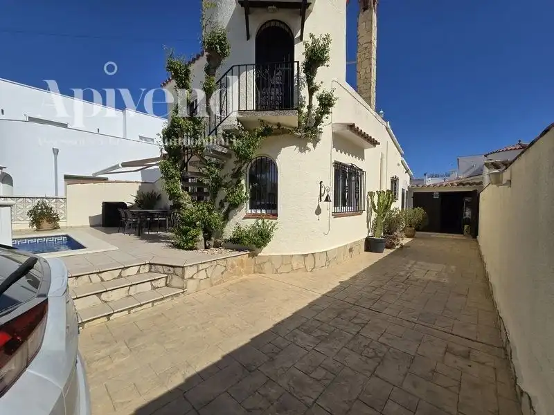 Villa con piscina in vendita a Pení, imagen 17