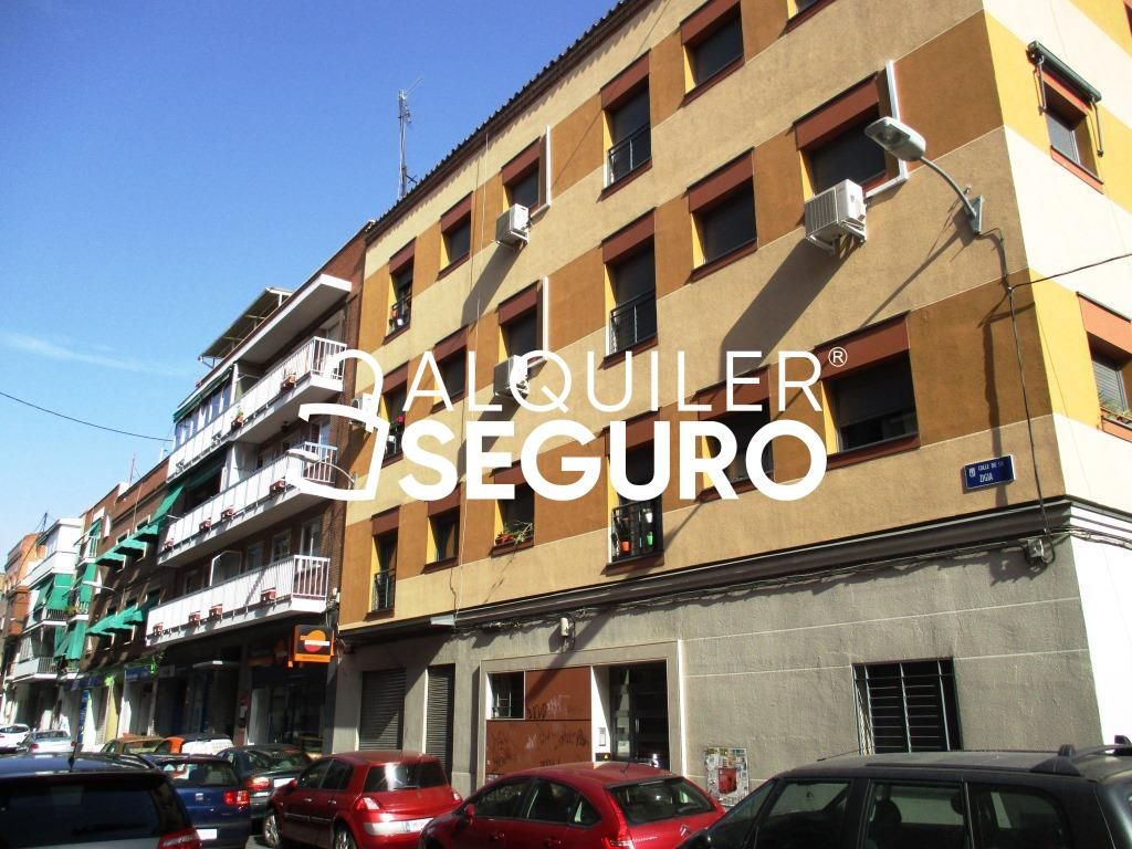 Exterior view of Flat to rent in  Madrid Capital  with Air Conditioner, Heating and Furnished