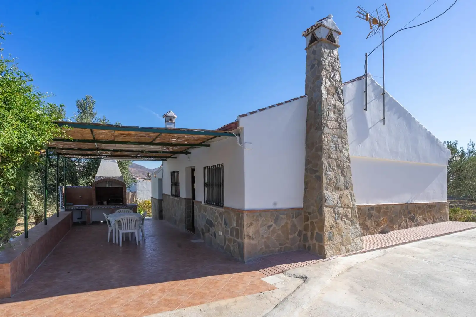 Vista exterior de Casa o chalet en venta en Alhaurín El Grande con Aire acondicionado, Calefacción y Terraza