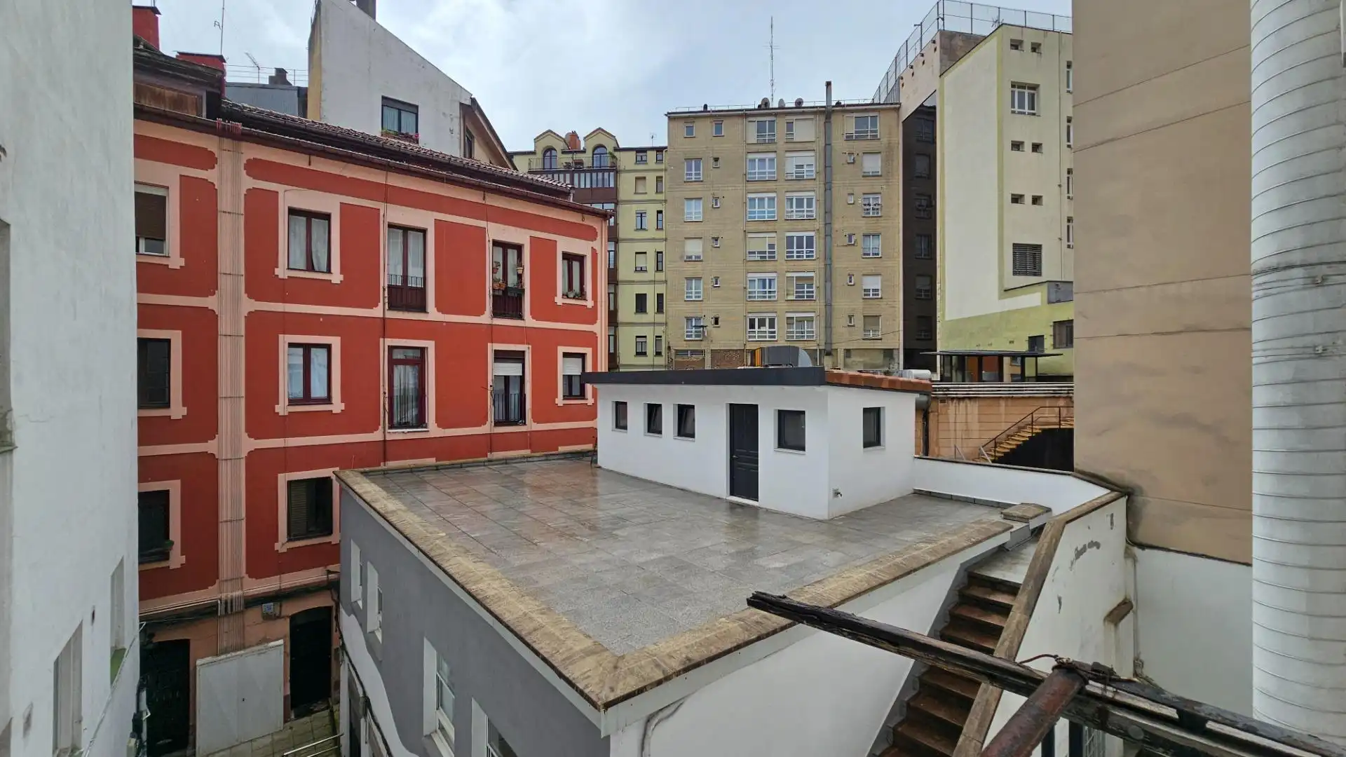 Vista exterior de Pis en venda en Bilbao  amb Traster