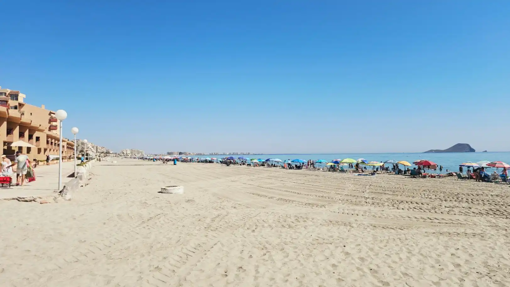 Vista exterior de Estudi en venda en La Manga del Mar Menor amb Aire condicionat, Calefacció i Terrassa
