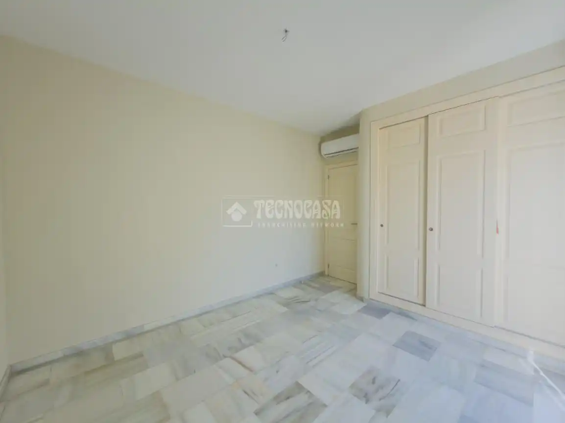 Schlafzimmer von Einfamilien-Reihenhaus zum Verkauf in Rota mit Klimaanlage, Terrasse und Abstellraum