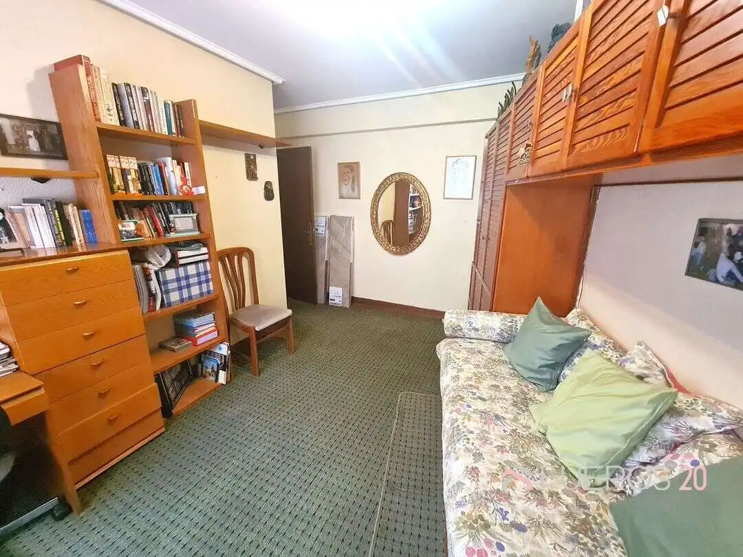 Habitación de Piso en venta en Barakaldo  con Calefacción, Terraza y Trastero