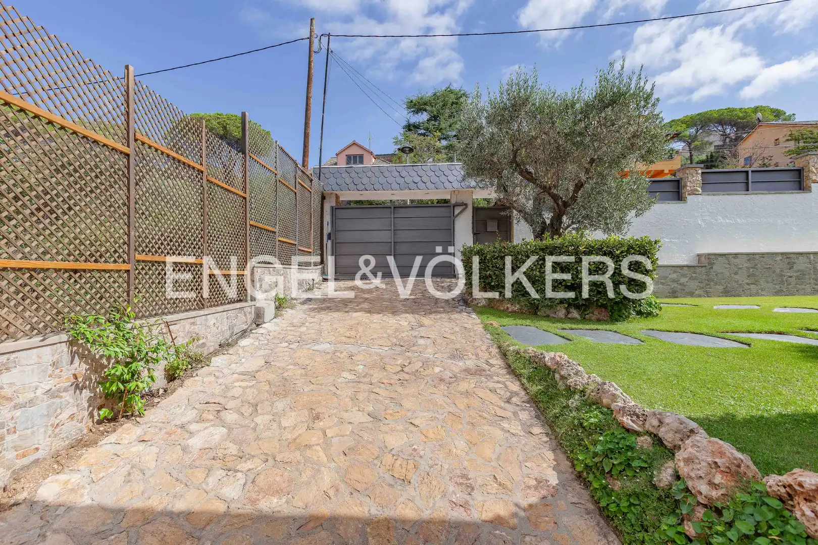 Vista exterior de Casa o chalet de alquiler en Llinars del Vallès con Aire acondicionado, Calefacción y Jardín privado