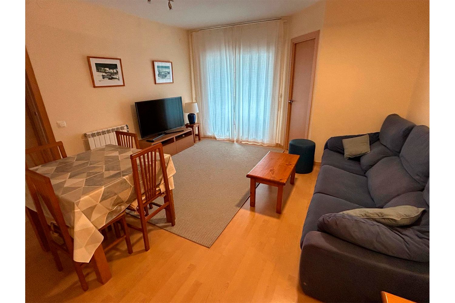 Living room of Flat to rent in Sant Pol de Mar  with Heating, Parquet flooring and Furnished
