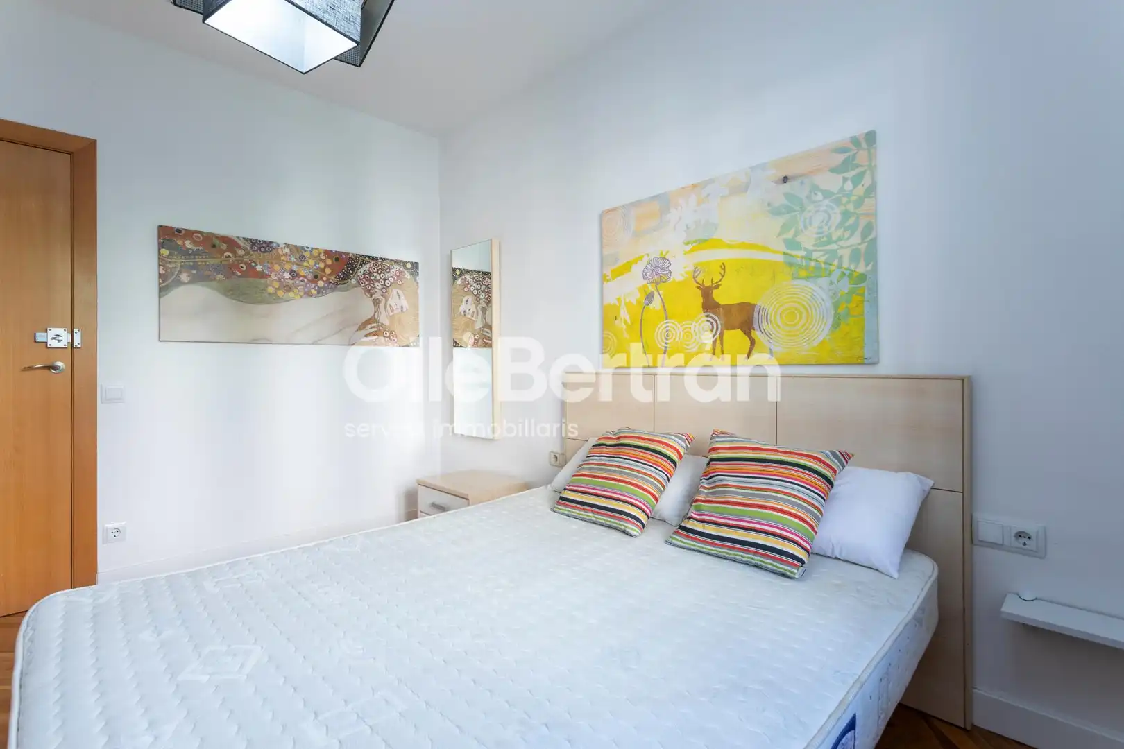 Habitación de Piso en venta en Barcelona con Calefacción y Balcón