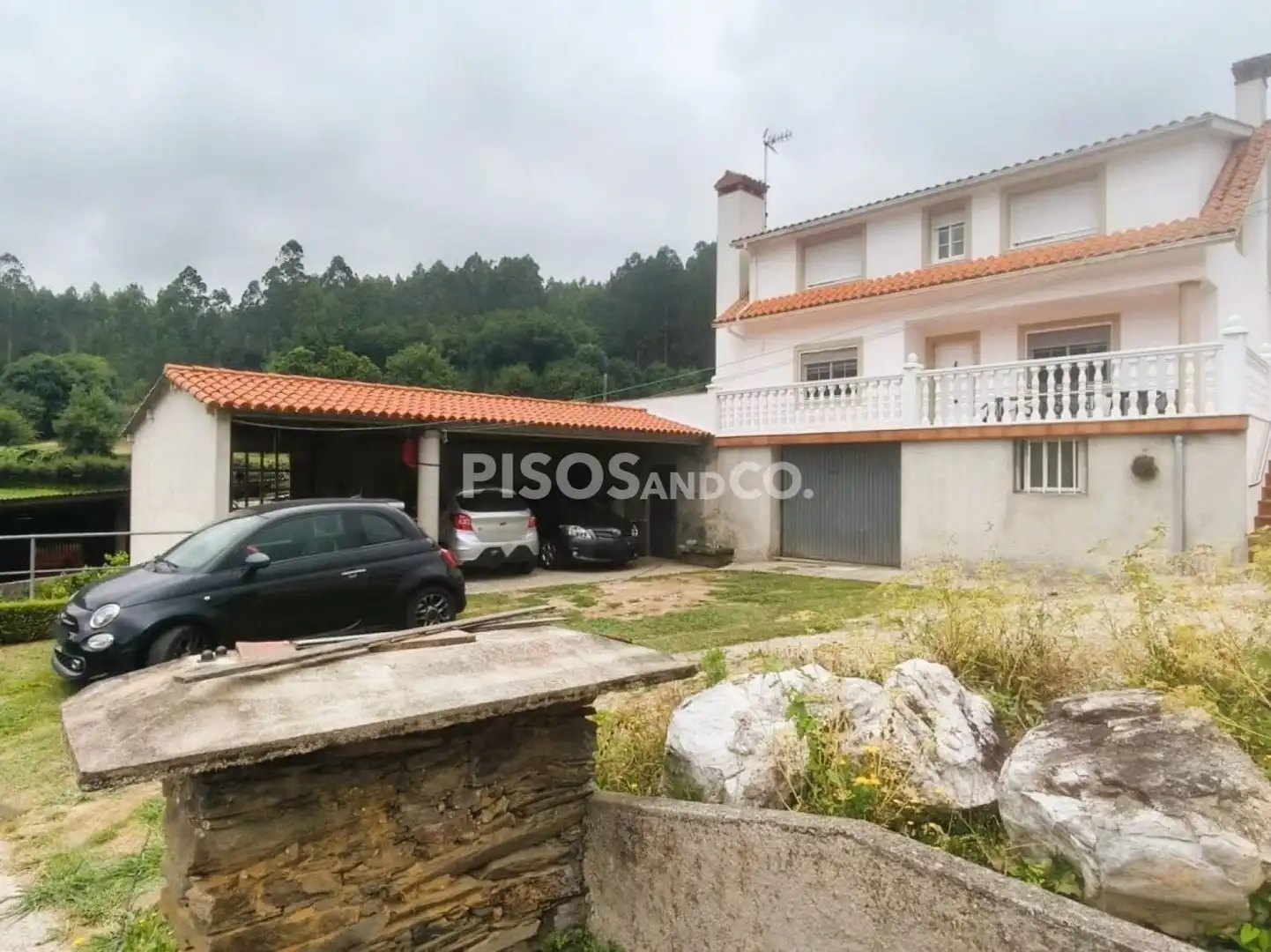 Vista exterior de Casa o xalet en venda en Abegondo amb Calefacció, Terrassa i Piscina