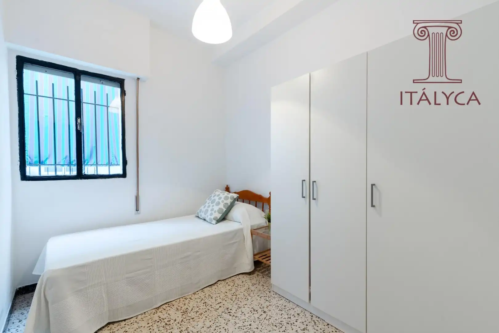 Bedroom of Flat for sale in Sevilla  with Air Conditioner and Terrace