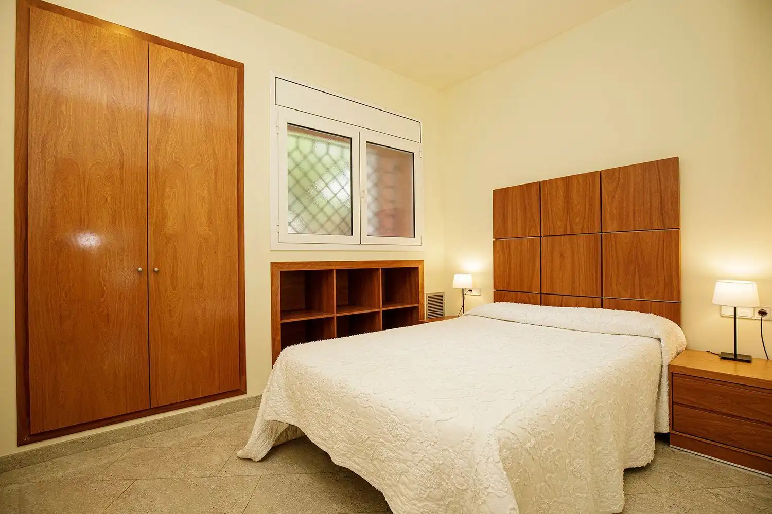 Bedroom of Flat for rent in Girona  with Air Conditioner and Terrace