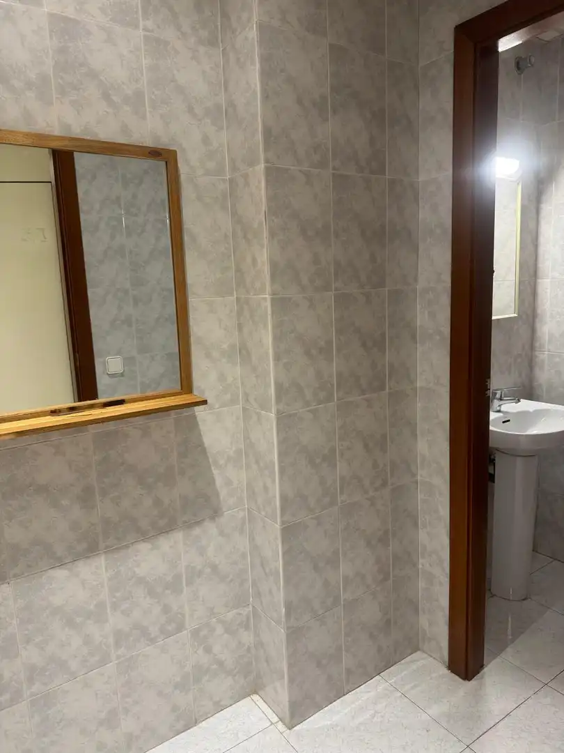 Badezimmer von Büro zur Miete in Tarragona