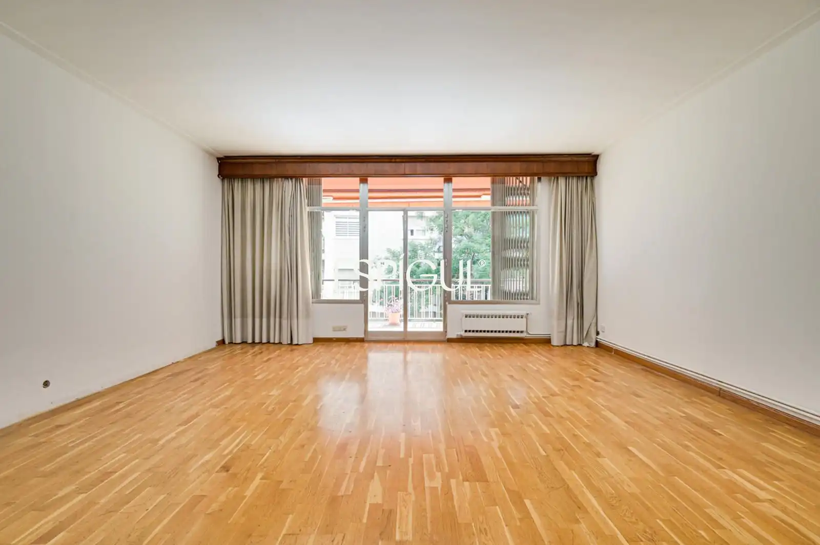 Sala de estar de Piso en venta en Barcelona con Calefacción, Parquet y Terraza