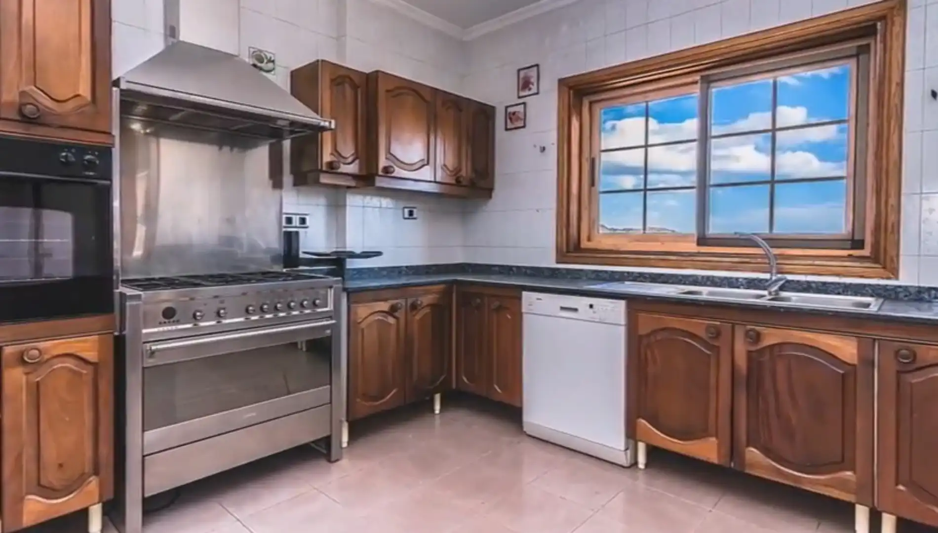 Cuina de Casa o xalet en venda en Santa Brígida amb Aire condicionat, Calefacció i Terrassa