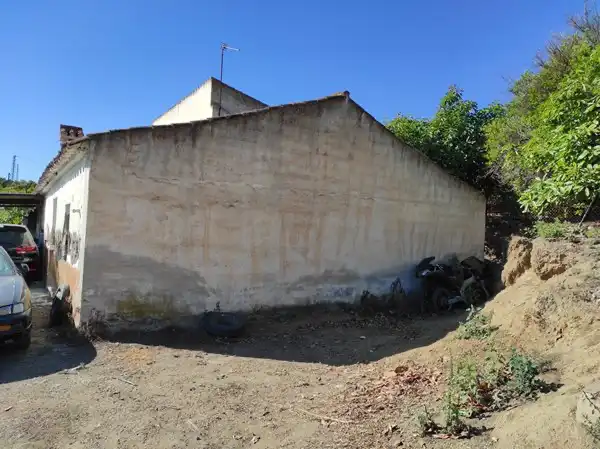 Finca rústica en venda en Benamocarra amb Jardí privat