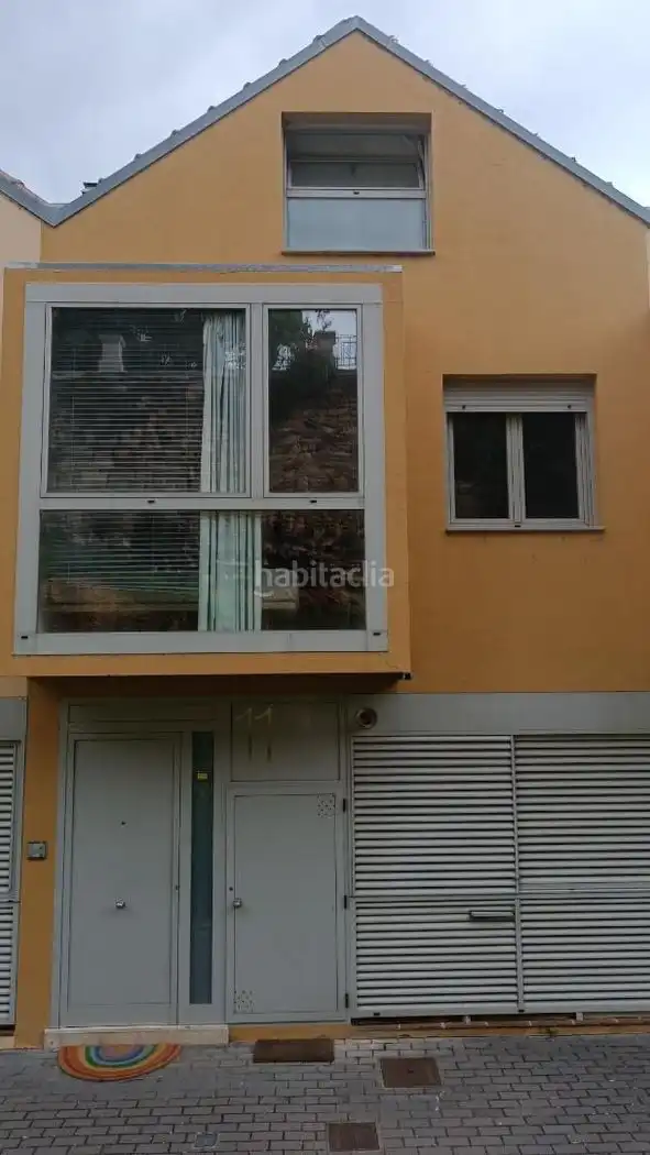 Adossat en venda a Travesía Bastión 4
