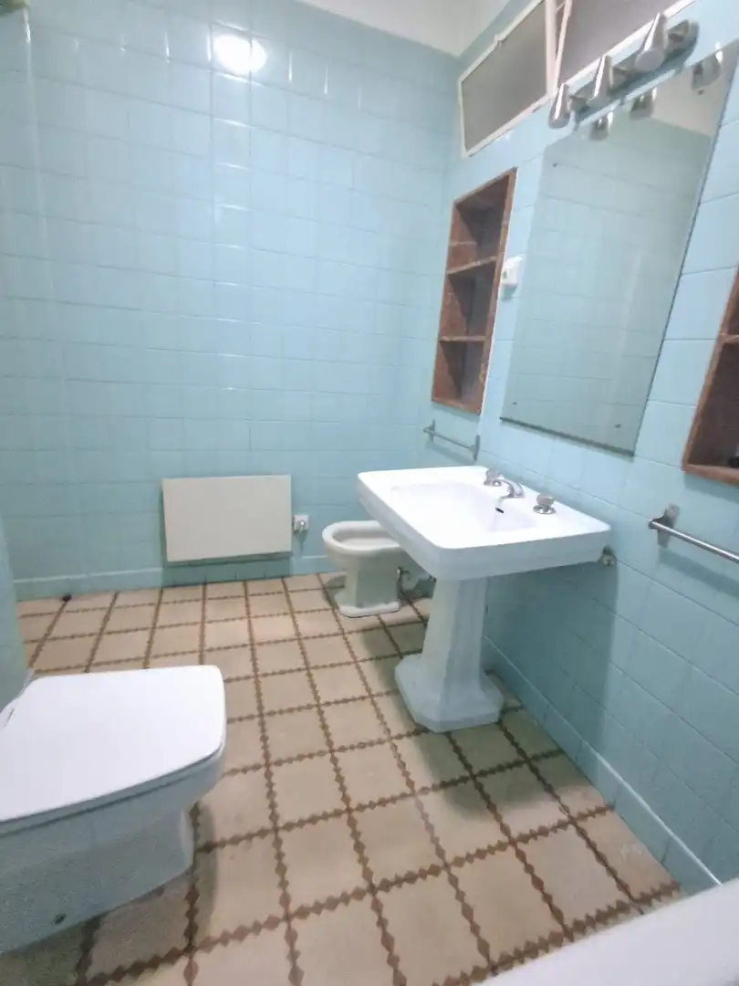 Baño de Piso en venta en Tortosa con Terraza y Amueblado