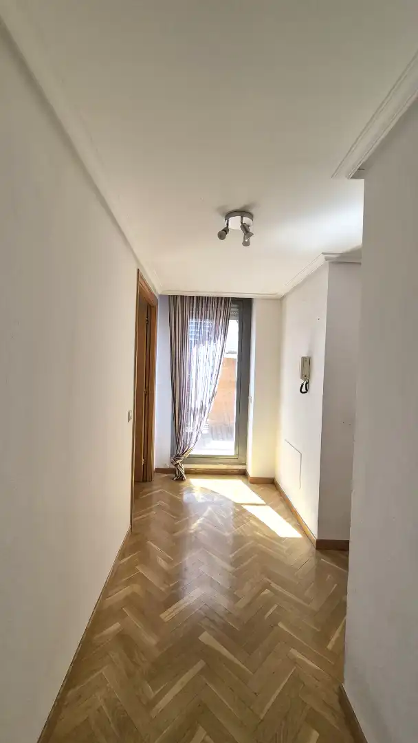 Attic for rent in Madrid  with Terrace and Community pool