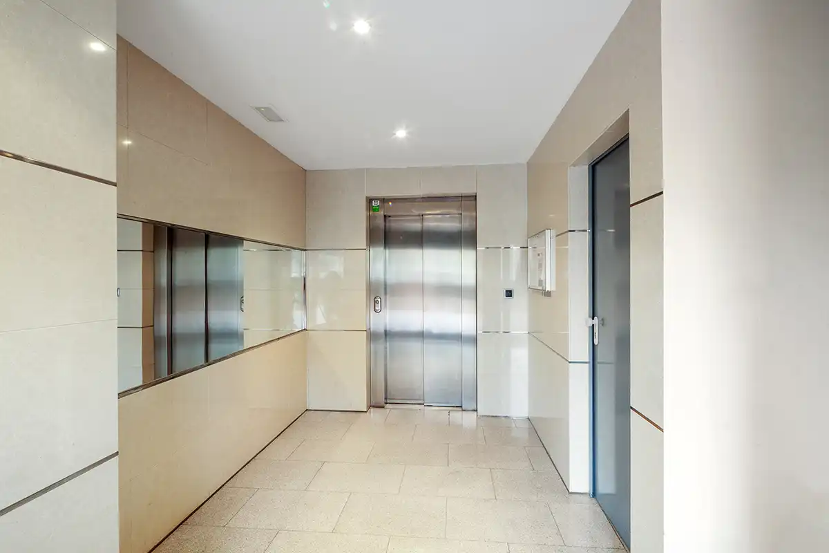 Piso en venta en Valencia con Trastero y Piscina comunitaria