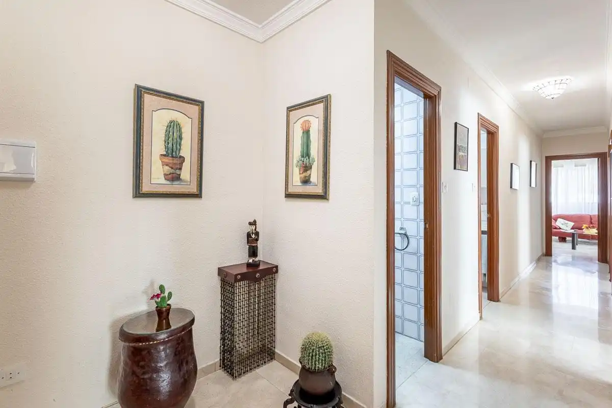 Planta baja en venta en Granada con Amueblado