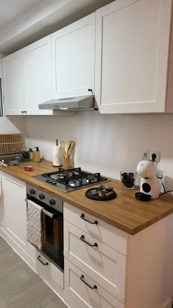 Cuina de Apartament de lloguer en Alicante / Alacant amb Aire condicionat, Piscina i Moblat