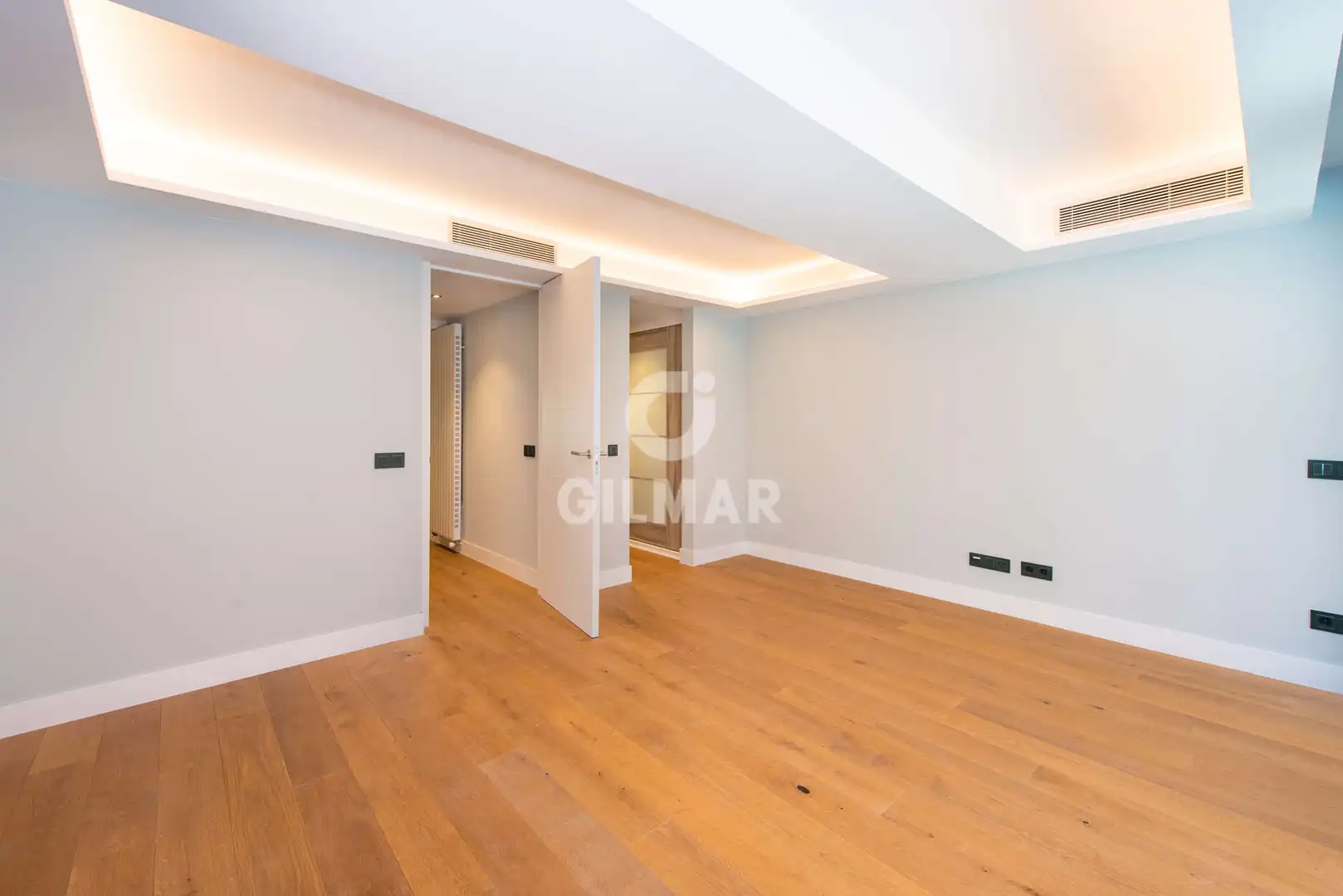 Habitación de Piso en venta en Madrid con Calefacción, Trastero y Piscina