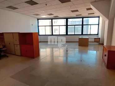 Oficina amb ascensor de lloguer a Avenida das Camelias