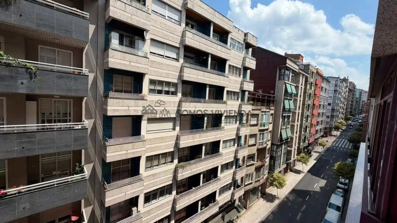 Vista exterior de Piso en venta en Ourense Capital  con Calefacción