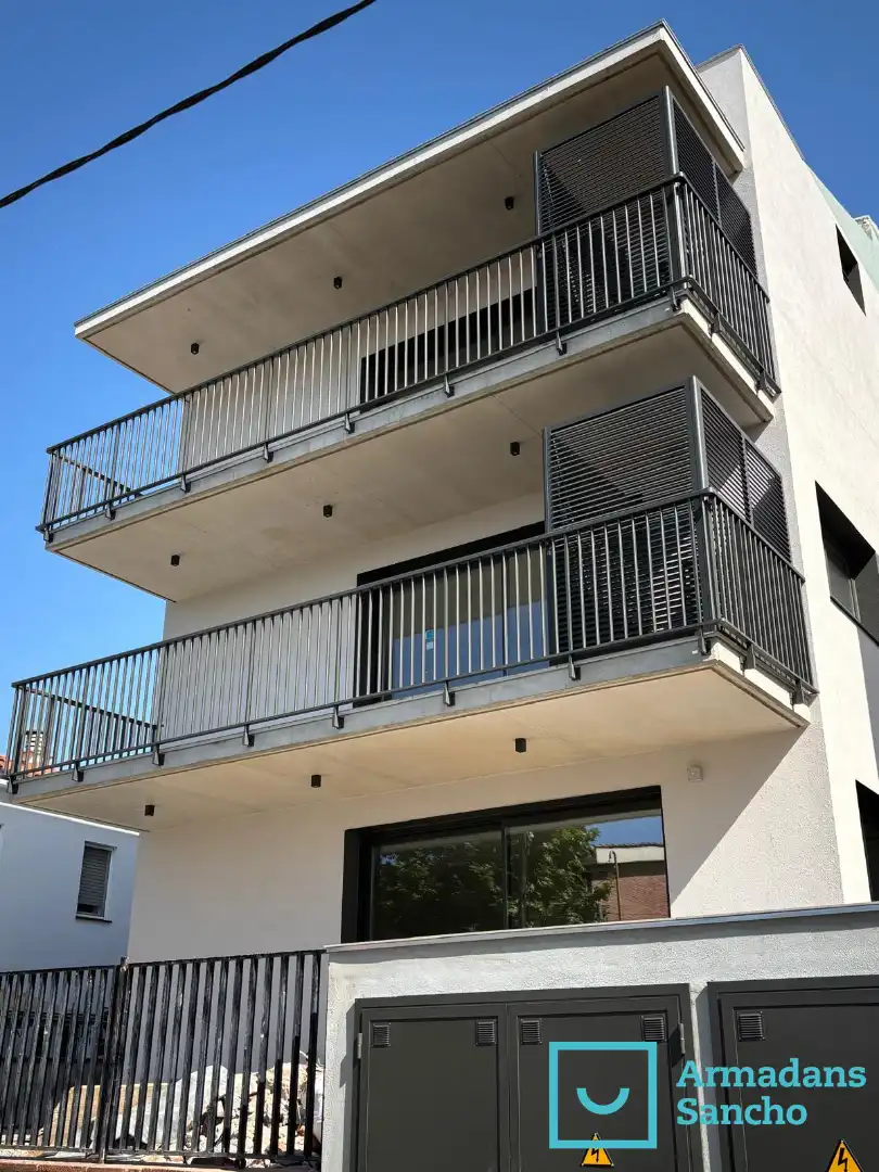 Terraza de Piso de alquiler en Tiana con Aire acondicionado, Calefacción y Horno