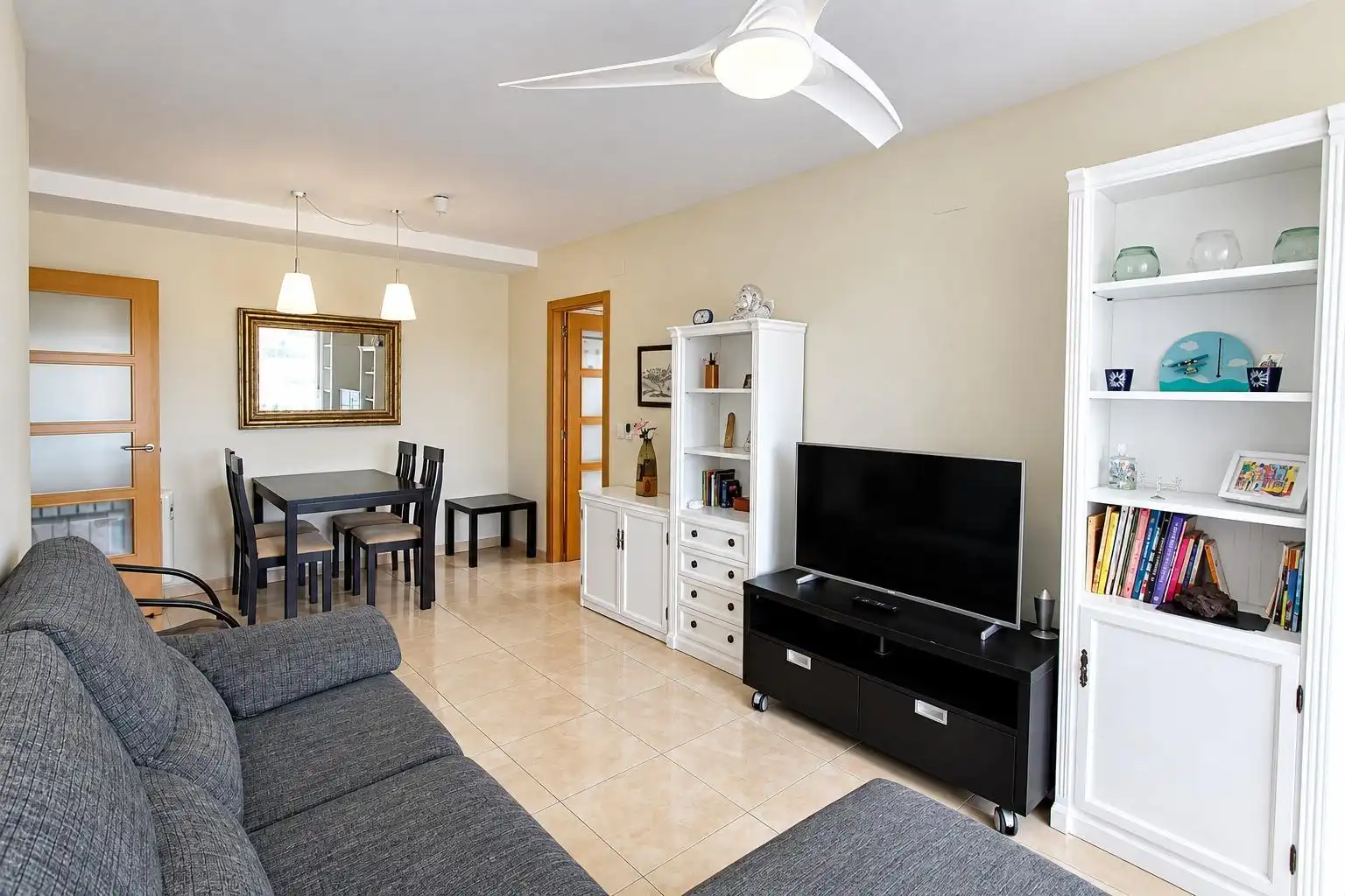 Living room of Apartments for sale in Oropesa del Mar / Orpesa  with Terrace, Furnished and Community pool
