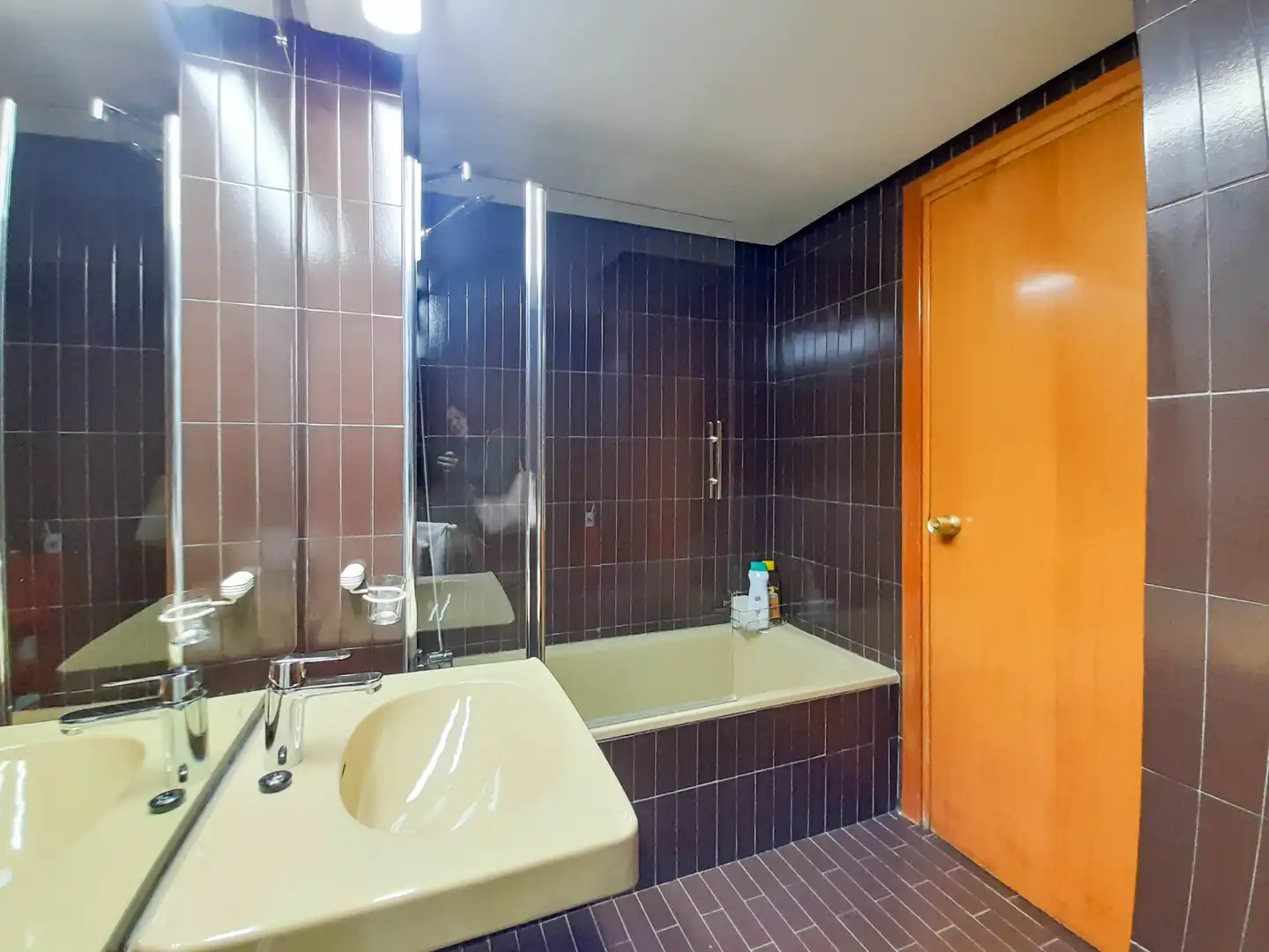 Bathroom of Flat for rent in Madrid  with Heating, Parquet flooring and Terrace