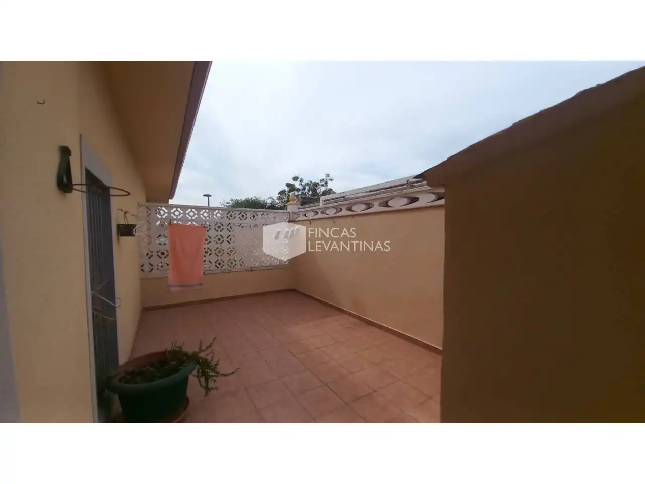 Terrassa de Casa o xalet en venda en San Vicente del Raspeig / Sant Vicent del Raspeig amb Aire condicionat, Jardí privat i Terrassa