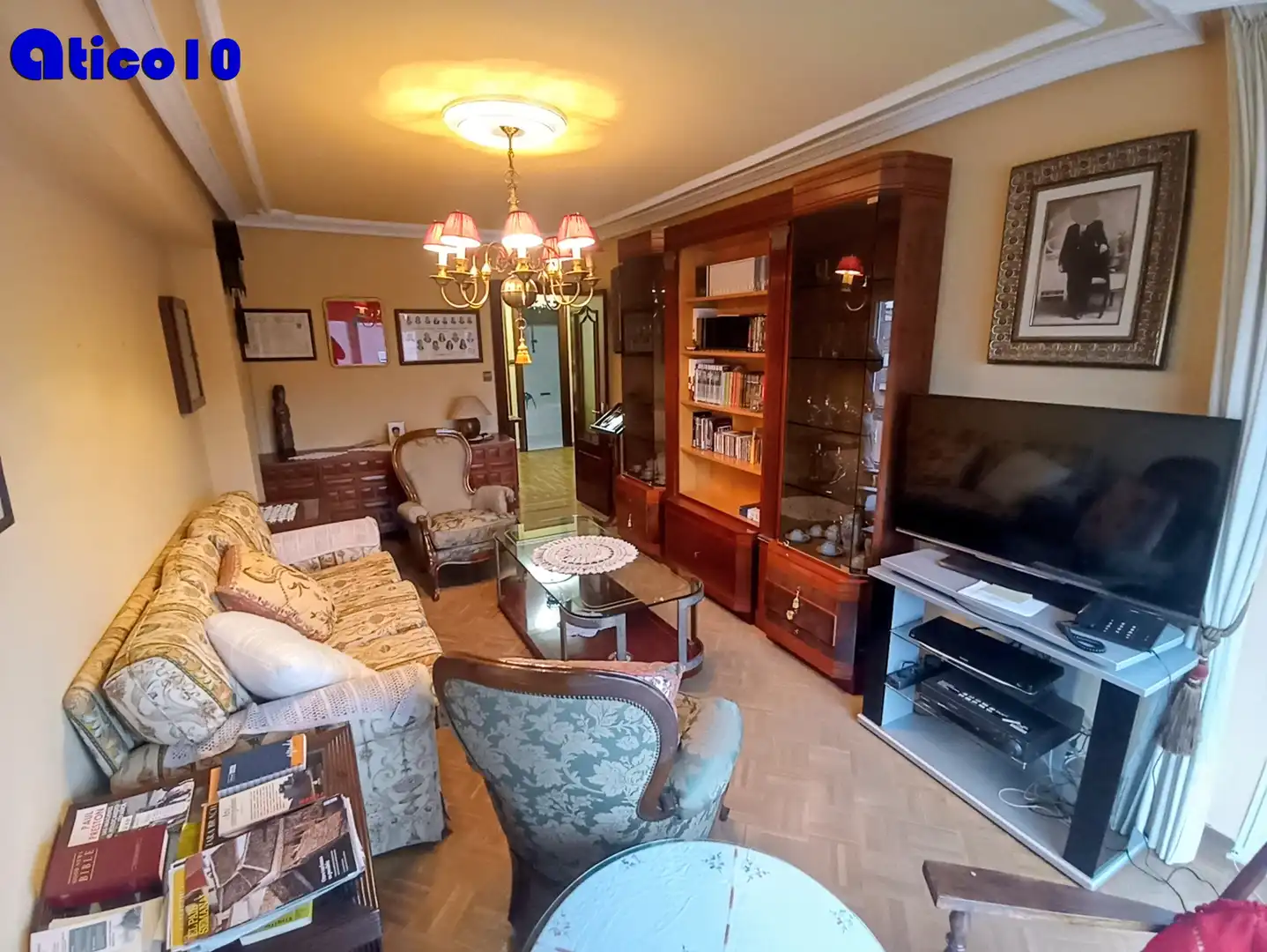 Sala de estar de Piso en venta en Oviedo  con Calefacción, Parquet y Terraza