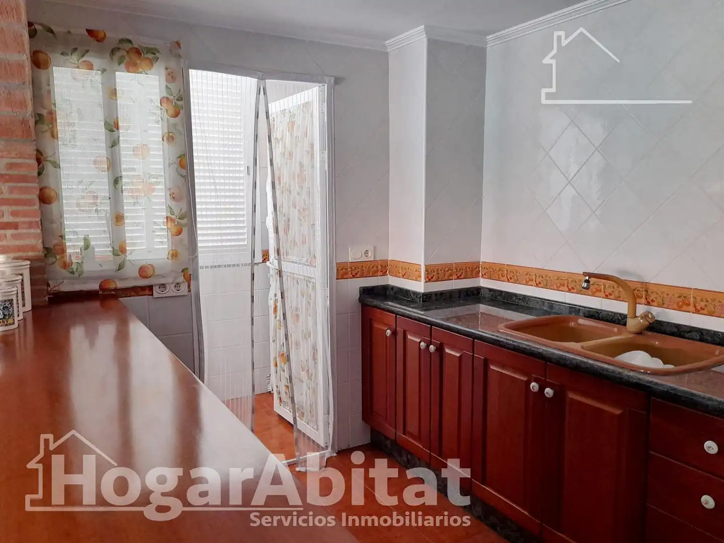 Küche von Wohnung zum Verkauf in Cullera mit Klimaanlage und Balkon