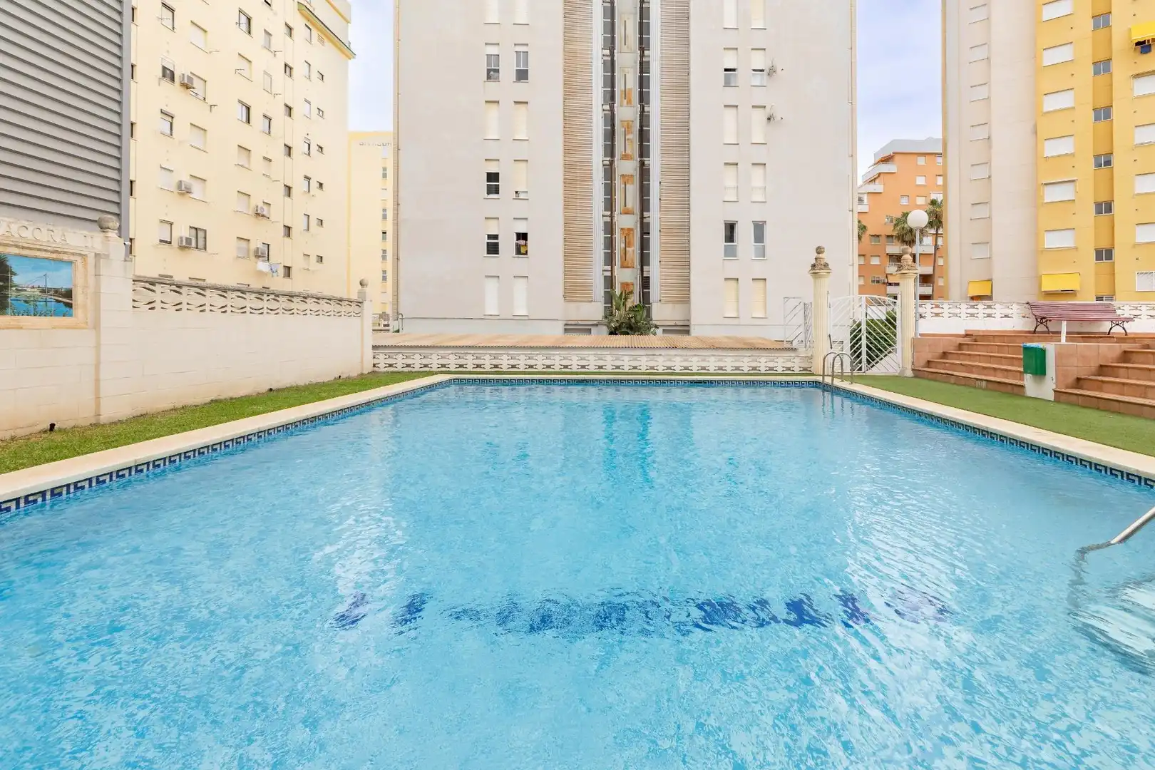 Swimming pool of Flat for sale in Gandia  with Air Conditioner, Heating and Terrace