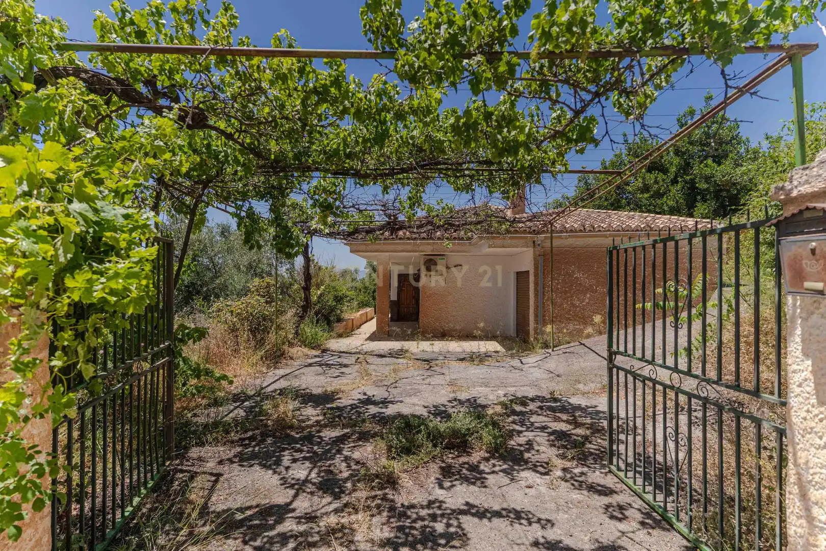Finca rústica en venta en Carataunas con Jardín privado, Trastero y Piscina