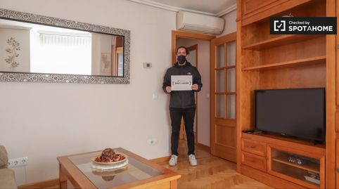 Foto 4 de Habitación en Valdeacederas, Madrid Capital