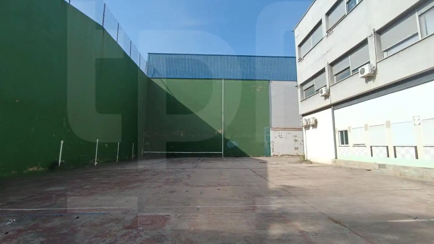 Vista exterior de Nau industrial de lloguer en Paterna