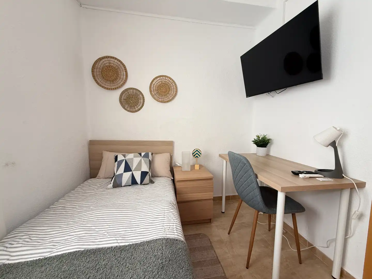 Habitación de Piso para compartir en Castellón de la Plana / Castelló de la Plana con Amueblado, Horno y Lavadora