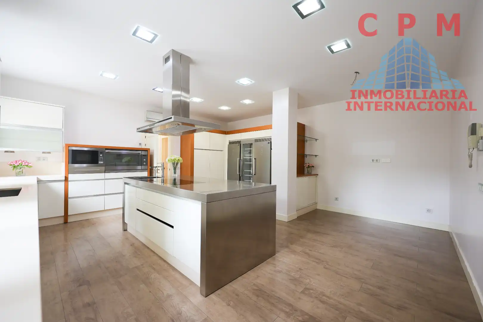 Cuina de Casa o xalet de lloguer en Madrid amb Aire condicionat, Calefacció i Jardí privat