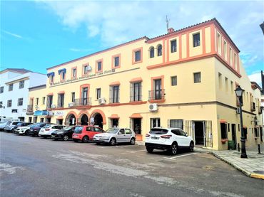 Local comercial en venta en San Enrique - Guadiaro -  Pueblo Nuevo