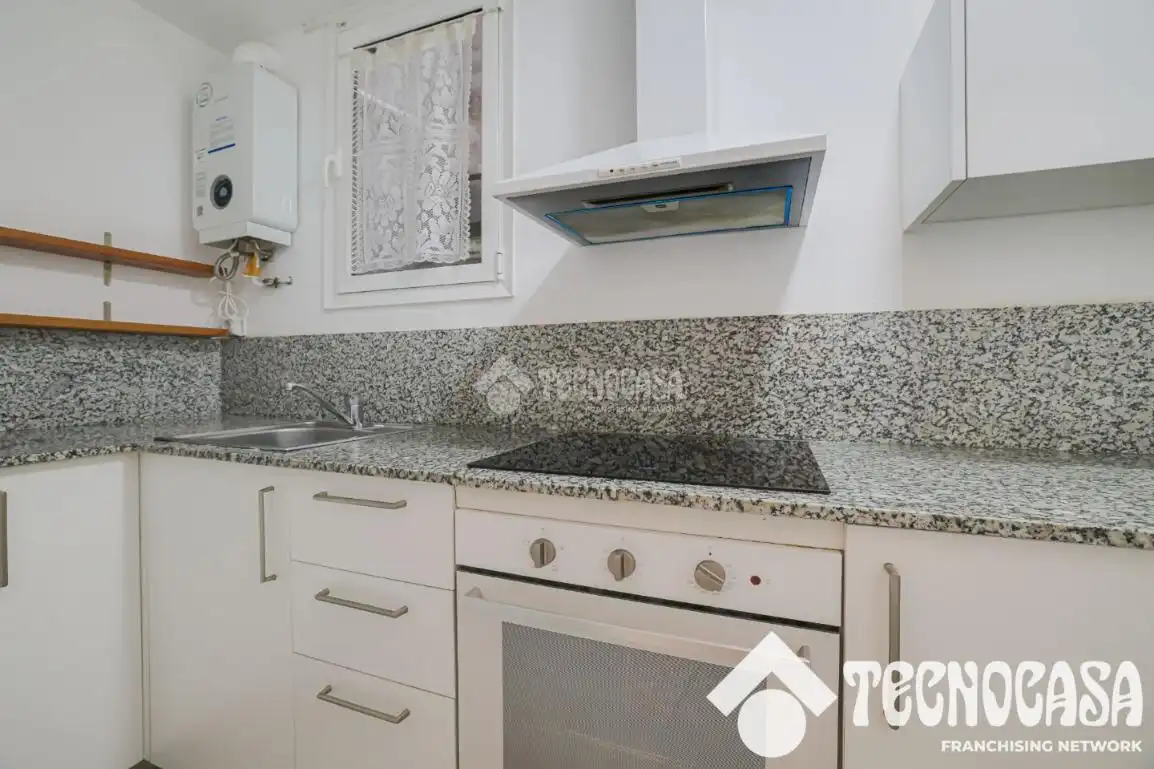 Cocina de Piso en venta en Barcelona con Balcón