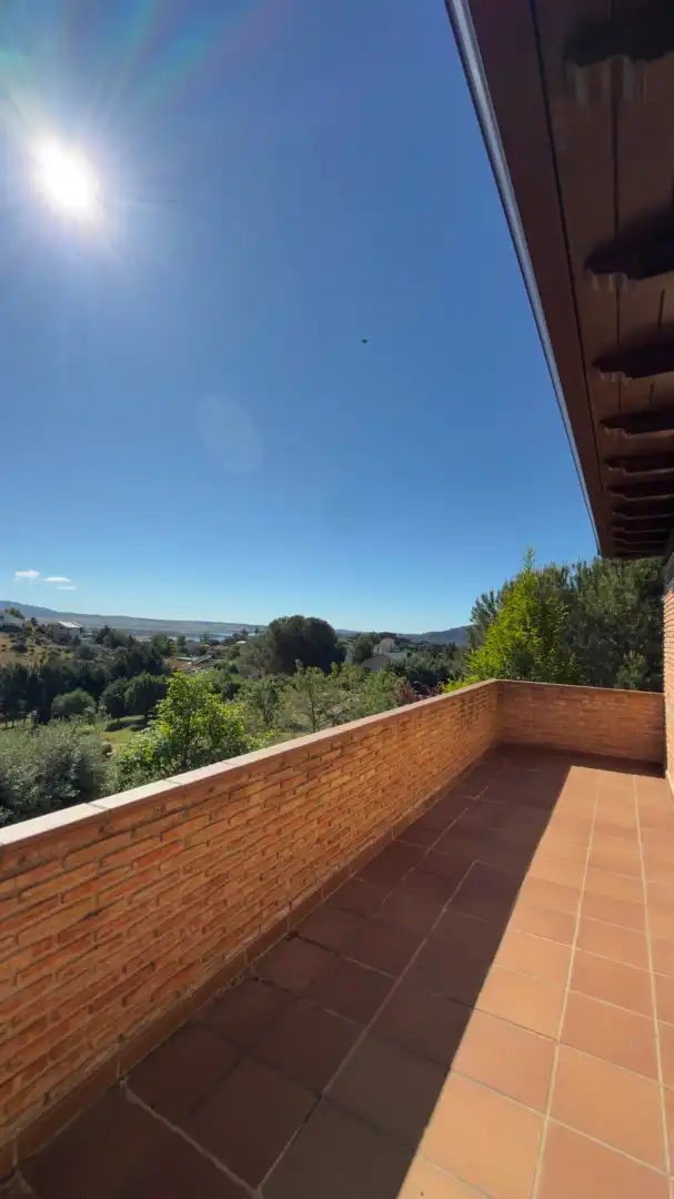 Vista exterior de Casa o xalet en venda en Manzanares El Real amb Aire condicionat, Calefacció i Jardí privat